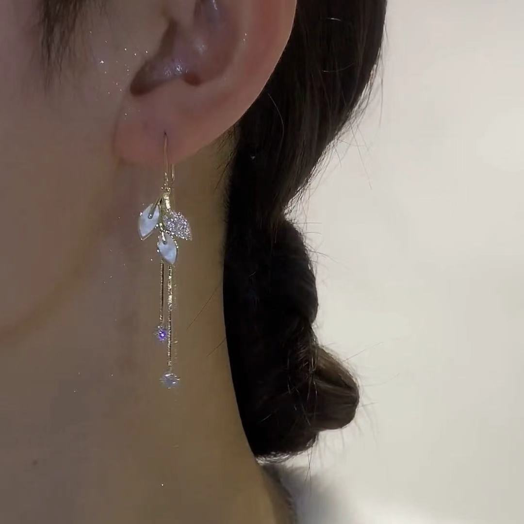 Leaf Fringe Small Design Sense Long Light Luxury Earrings